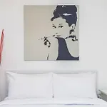 Chic Sun-Filled 1 Bdr Apt With Private Terrace