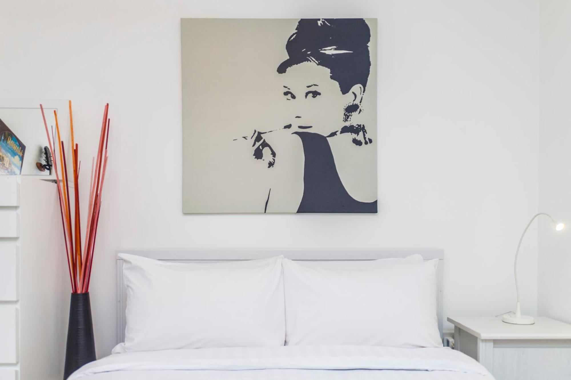 Chic Sun-filled 1 Bdr With Private Terrace