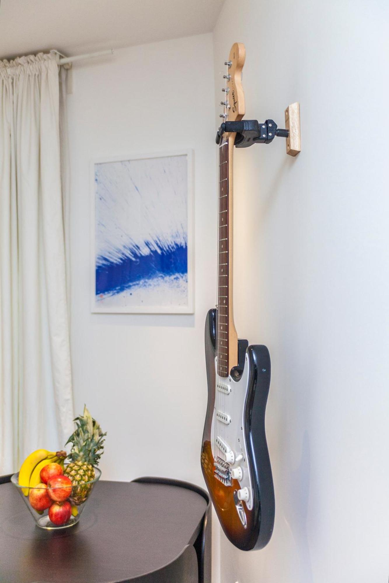 Chic Sun-filled 1 Bdr With Private Terrace