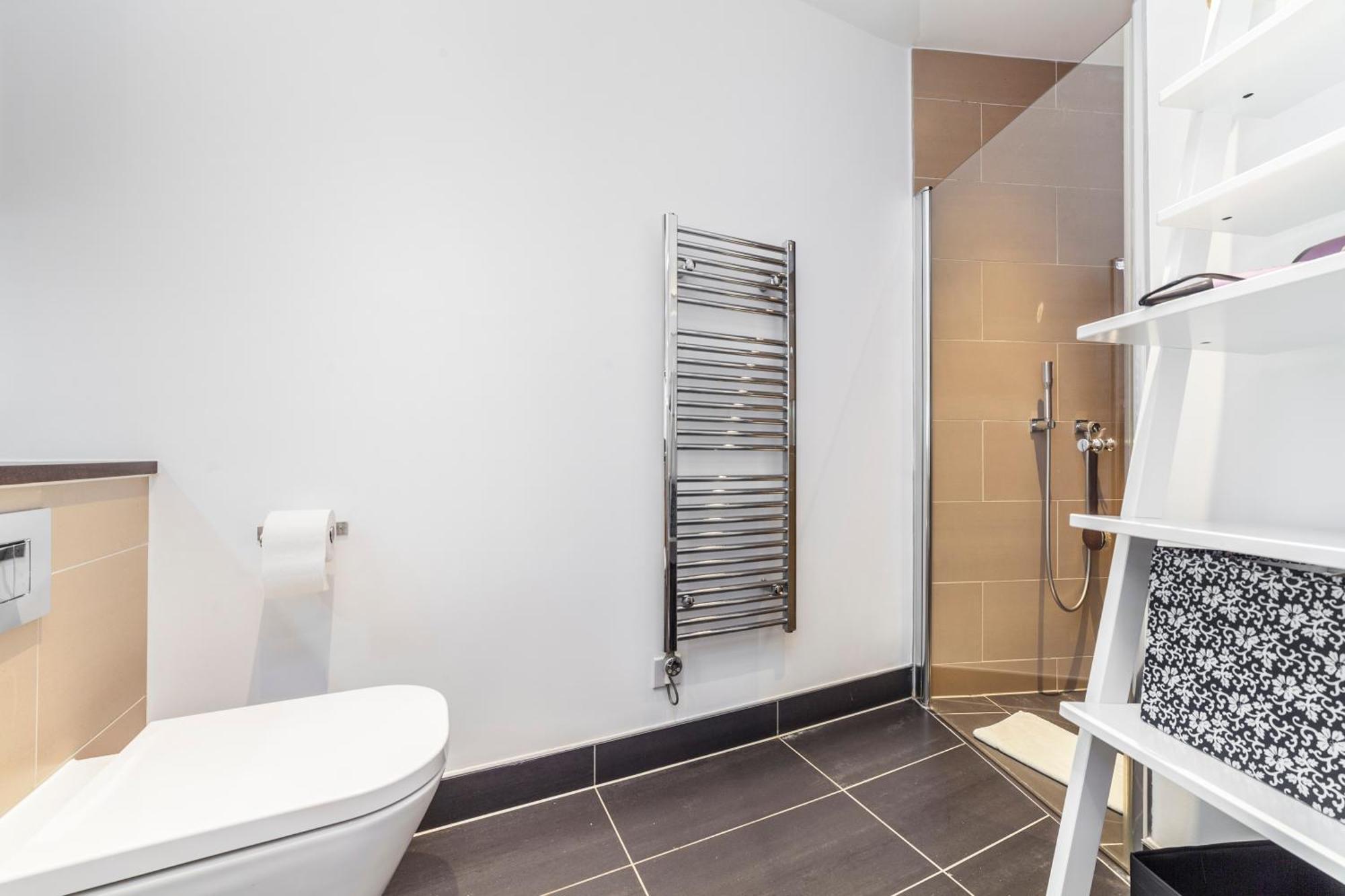 Apartament Chic Sun-filled 1 Bdr With Private Terrace Londra